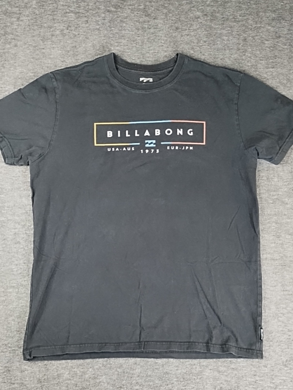 Billabong Black Short-Sleeve Logo Tee with Subtle Gradient Trim